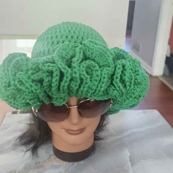 Crochet Ruffle Hat Kelly Green 💚 - Picture 3 of 7